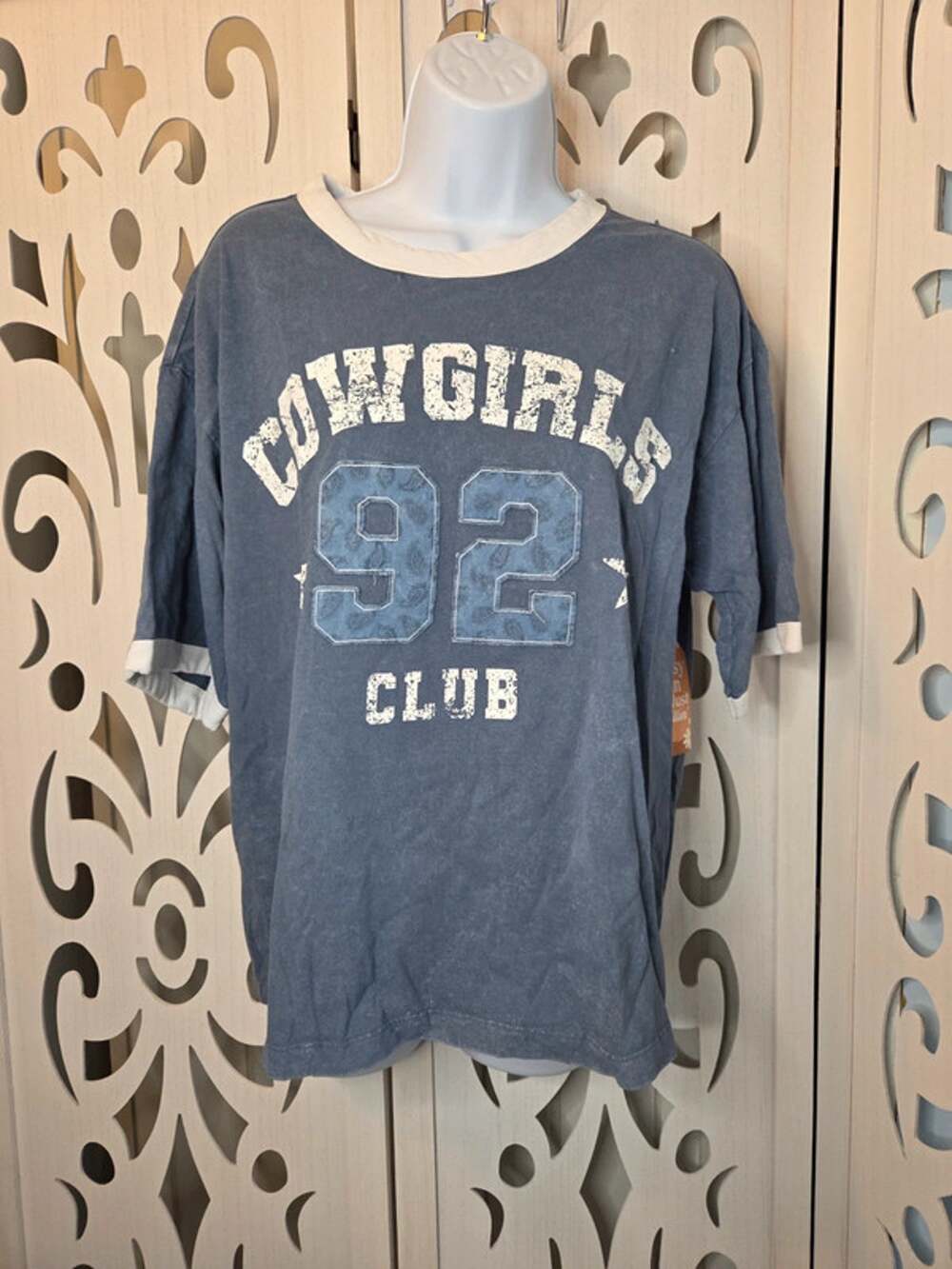 Messy Bun Just Chillin Cowgirls 92 Club Tee Blue XL Western Graphic Shirt NWT